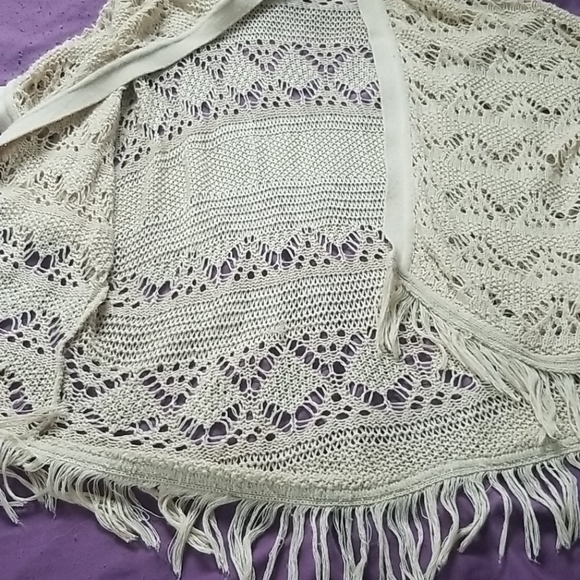 Cream coloured coverup - Picture 3 of 3